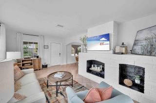Surf KeySteps from Beach Beautiful Courtyard Hot Tub H0MES - Fort Lauderdale - 9