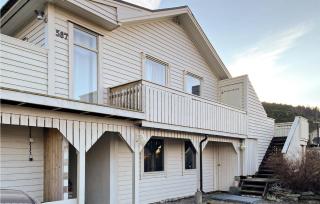 Lovely Apartment In Ellingsøy - - 1