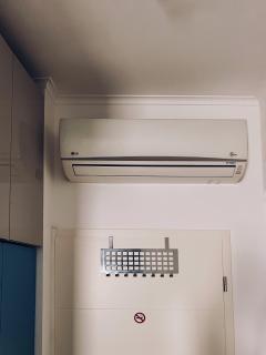 Neuwertiges Apartment mit schnellem WLAN, Glasfaser, Kostenlose Privatparkplatz auch für Transporter geeignet R11 - 1