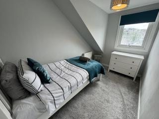 Riverside Retreat - 3