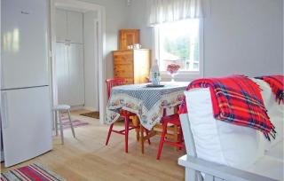 Two-Bedroom Holiday Home In Hyltebruk - Löjenäs - 2