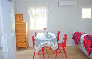 Two-Bedroom Holiday Home In Hyltebruk - Löjenäs - 1