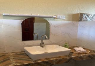 Stevalyn's Ridge View Lodge - Jinja - 4