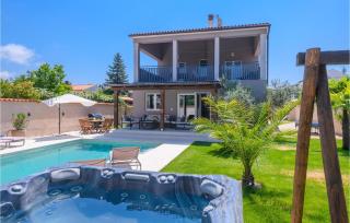 Beautiful Home In Medulin With Wifi - 1