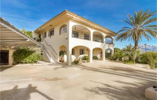 8 Bedroom Awesome Home In Polop - 9