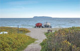 Four-Bedroom Holiday Home In Ebeltoft - Ebeltoft - 4