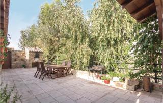 13 Bedroom Cozy Home In Sayalonga - 1