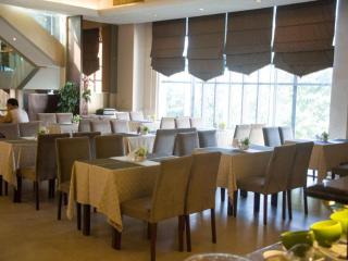 Qingdao Royal Garden Hotel - 3