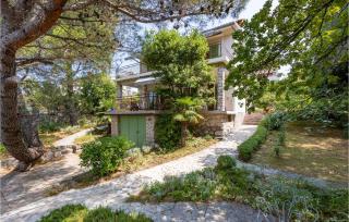 Gorgeous Apartment In Malinska - Omišalj - 0