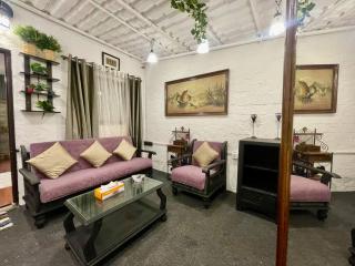 Independent Garden Cottage-Bandra-Carter road - 0