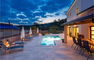 Gorgeous Home In Rijeka - 9