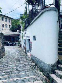 Hida Guest House - Gjirokastër - 7