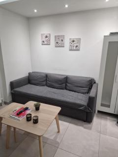 Cozy apartment at King George str Pagkrati - Athens - 3