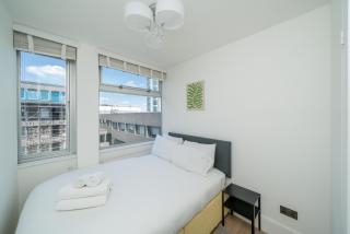 Wake Up in a Modern 2-Bed Apt in Central London - 2
