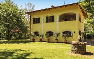 5 Bedroom Amazing Home In Partina Ar - 4