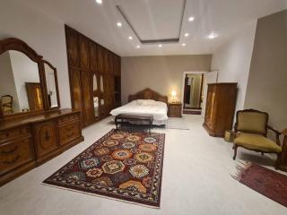 Luxurious Ground Floor of a Villa in Elite Area - Amman - 1