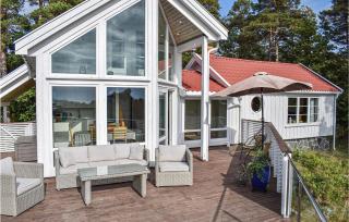Gorgeous Home In Færvik With Kitchen - Veden - 0
