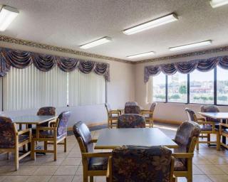 Econo Lodge - Grenada - 8