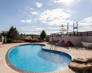 Econo Lodge - Grenada - 7