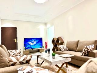 شقه غرفتين وصالة رقم 6 باثاث مودرن ودخول ذاتي - 4