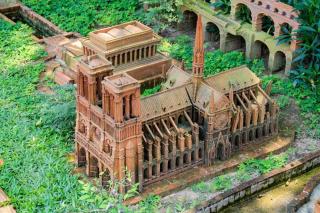 Riverside Pottery Village - 1