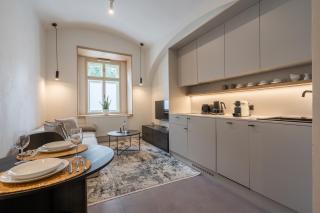 HONEST Karlin - Prague - 4