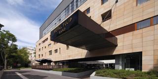 Pokój z aneksem w hotelu blisko plaży, z garażem - 2