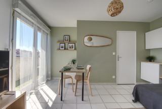 La Palm Room ~ Climatisation ~ Balcon ~ Parking - Nîmes - 4