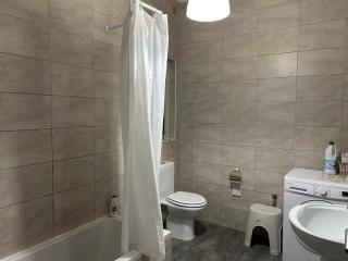 Centrally located, maisonette 2 - 4