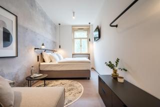 HONEST Karlin - Prague - 2