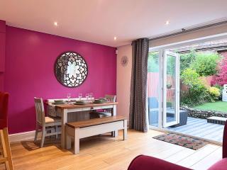 Jekyll's on Hyde - Spacious Town House - Central Winchester - Free Parking, Sleeps 5 - by XPlus Stays - 7