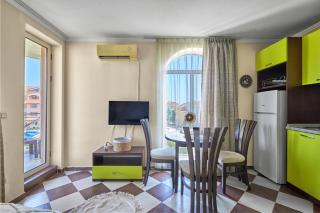 Hacienda Beach Studio with Pool by Flat Mаnаger - Sozopol - 6