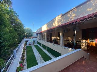 Ramo's Charming Studio Apartment with Sunlit Veranda - 2nd - Vlorë - 8