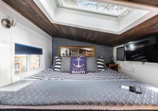 Ashore the Clouds Glamping awaits - 8