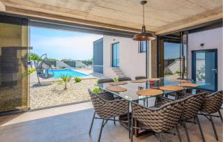 Lovely Home In Privlaka With Jacuzzi - Privlaka - 3