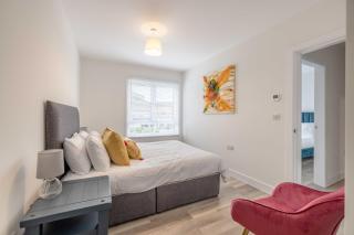 ENTR - Modern Apartments in Windsor - 1