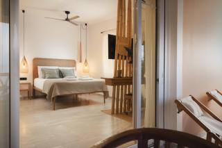 Private Studio Apartment, Unique Location - Sea View - Lithakia - 4