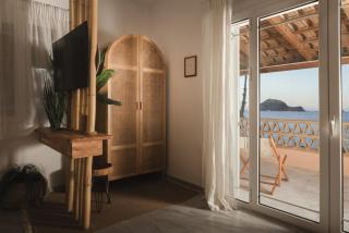 Private Studio Apartment, Unique Location - Sea View - 9