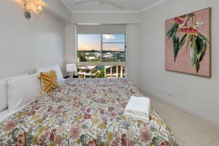 Sunset Stunner Marina Views - 2