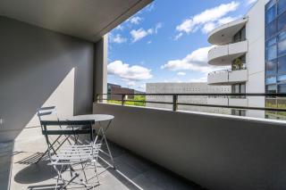 2BR apt in Governor Place 4 mins to Foreshore - Hosted by CanStay - 3