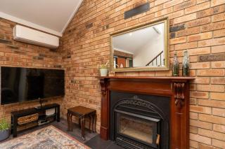 3BR Home near Canberra Hospital and Parliament House - Hosted by CanStay - Harman - 0