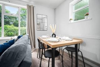 Three Bedroom House - Parking & Garden - Netflix - Wifi - Great Location - 215R - Birmingham - 6