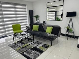 Urban Sleeps 6 Private Garden-Family Pet Friendly - Croydon - 4
