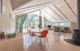 Three-Bedroom Holiday Home In Aakirkeby - 9