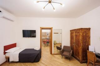 Dante 2 Rooms Apartment Super Central next metro By HouseinNaples - Naples - 4