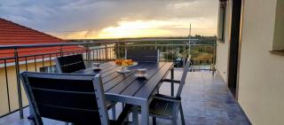 The Lake House - Limanu - 7