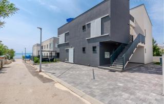 1 Bedroom Amazing Apartment In Vir - Vir - 2
