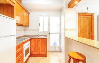Amazing Apartment In Torrevieja - Torrevieja - 6