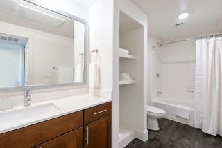 Landing at Preserve at Rolling Oaks - 1 Bedroom in Rolling Oaks - Austin - 5