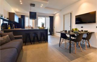 2 Bedroom Awesome Apartment In Trappeto - Trappeto - 1